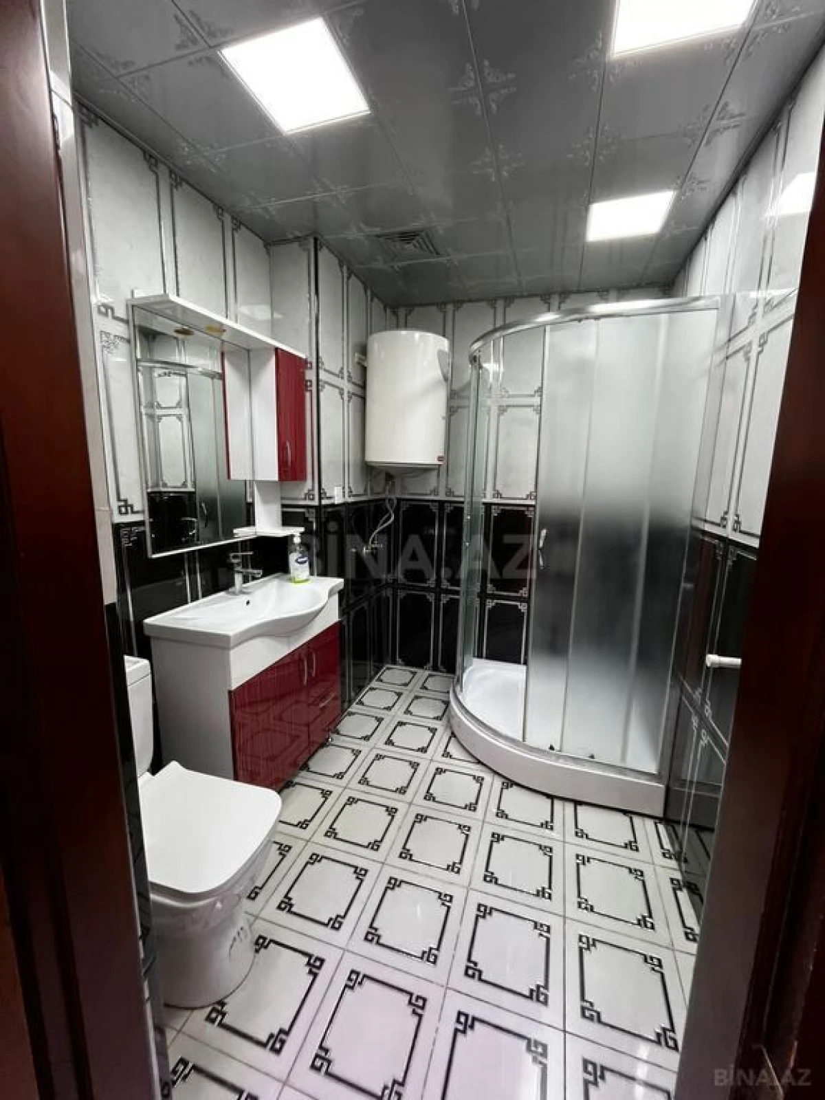 Satılır 4 otaqlı mənzil 110 m²