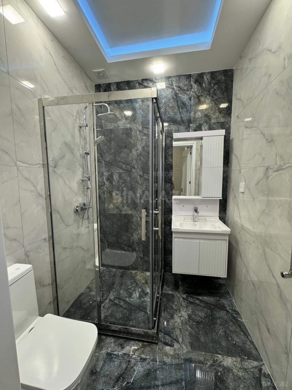 Satılır 5 otaqlı həyət evi 250 m²