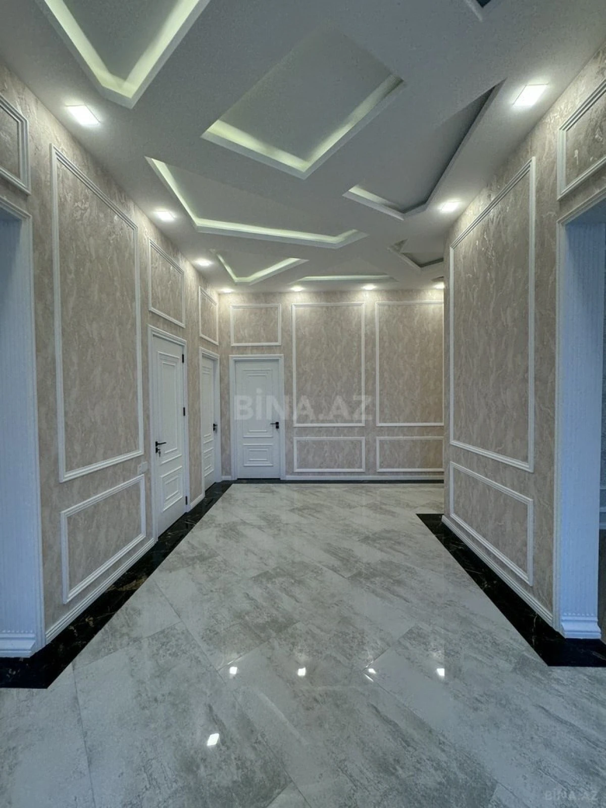 Satılır 5 otaqlı həyət evi 250 m²