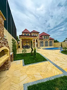Satılır 5 otaqlı həyət evi 250 m²