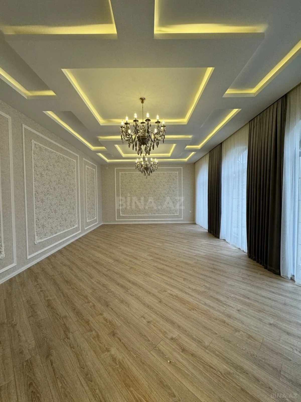 Satılır 5 otaqlı həyət evi 250 m²