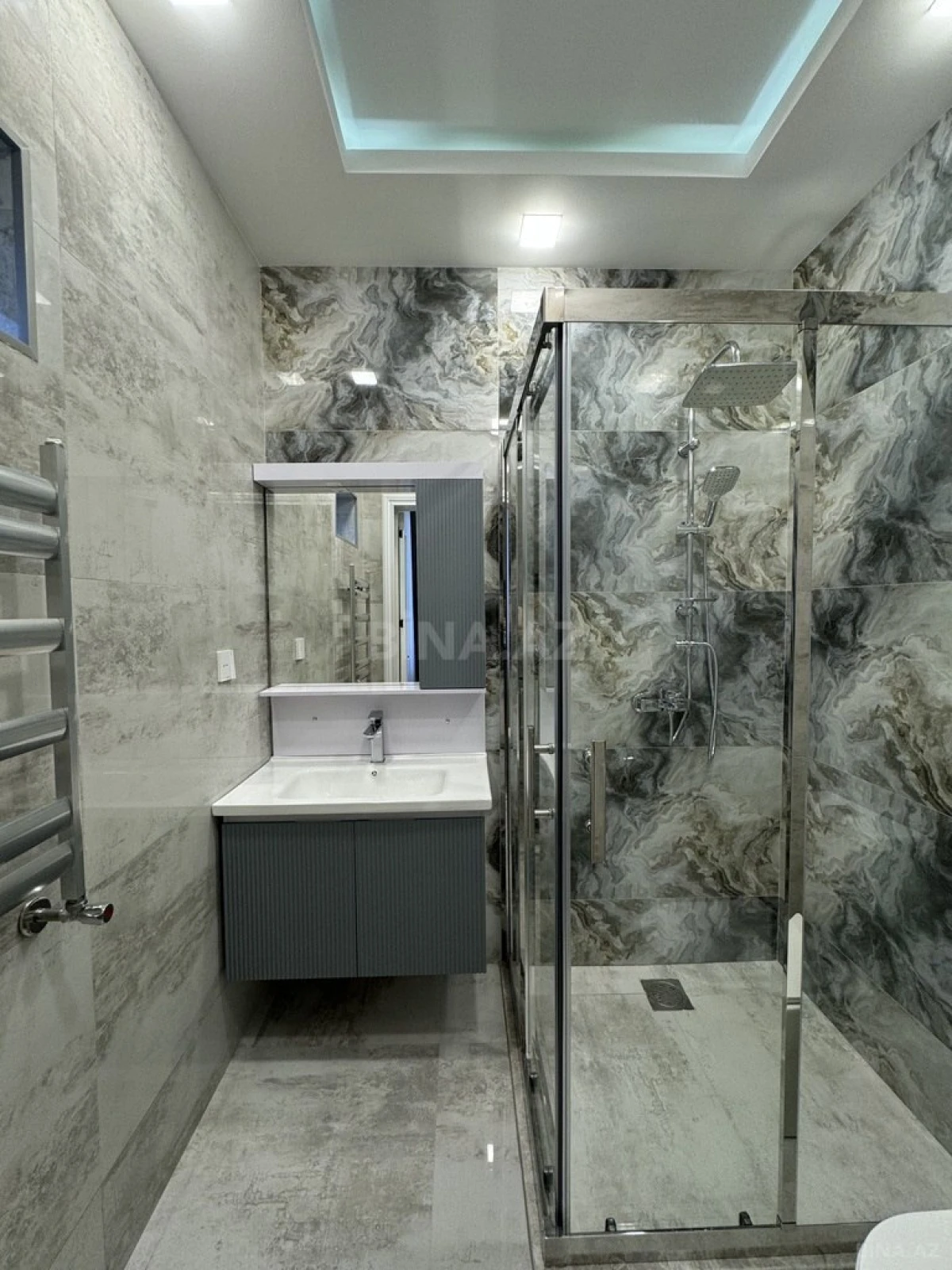 Satılır 5 otaqlı həyət evi 250 m²