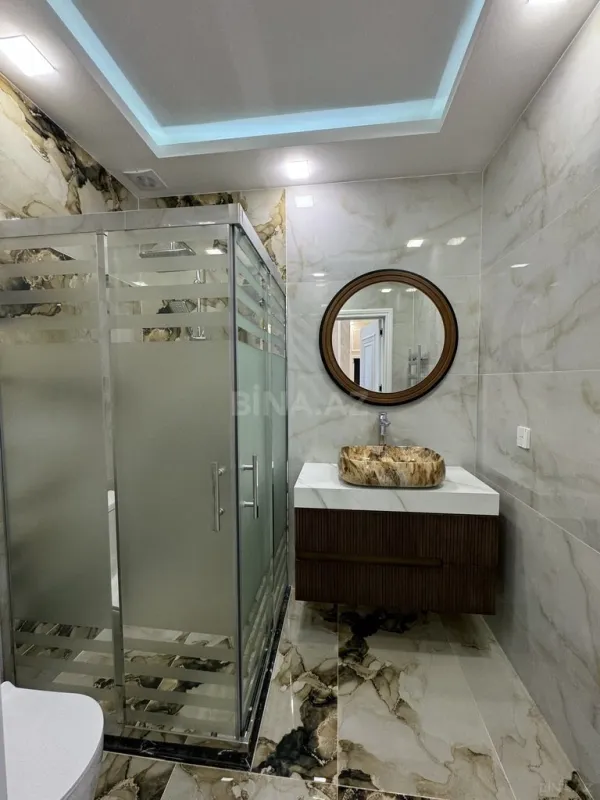 Satılır 5 otaqlı həyət evi 250 m²