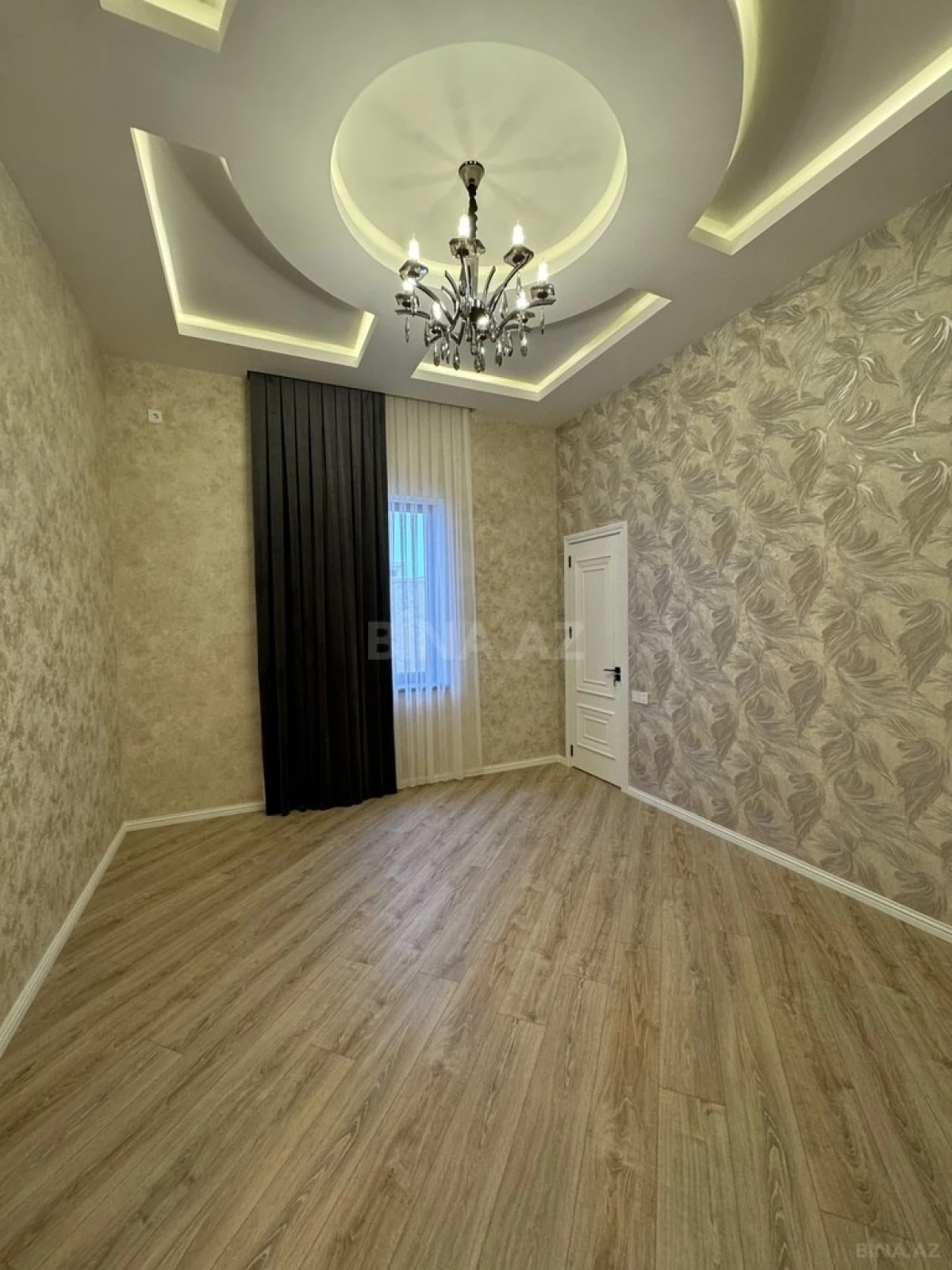 Satılır 5 otaqlı həyət evi 250 m²