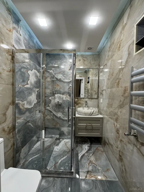 Satılır 5 otaqlı həyət evi 250 m²