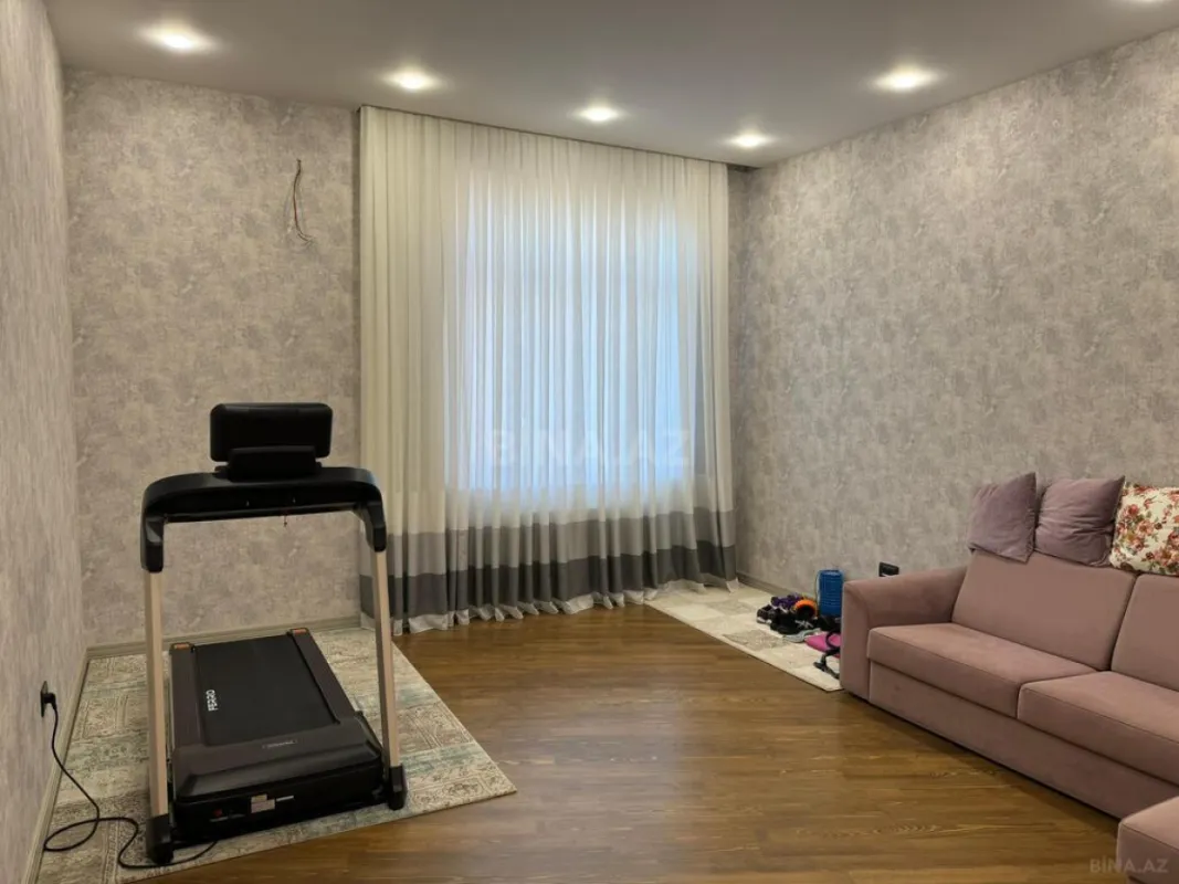Satılır 10 otaqlı həyət evi 600 m²