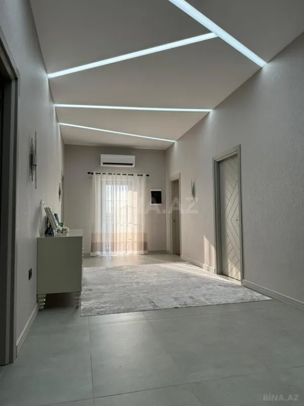 Satılır 10 otaqlı həyət evi 600 m²