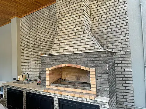 Satılır 10 otaqlı həyət evi 600 m²