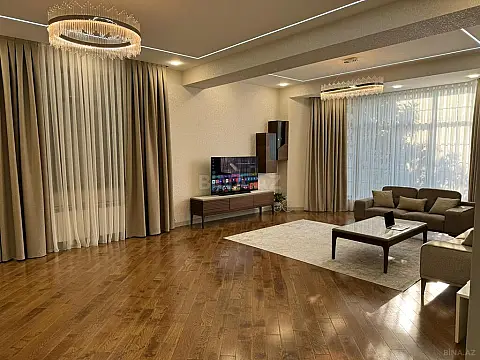 Satılır 10 otaqlı həyət evi 600 m²