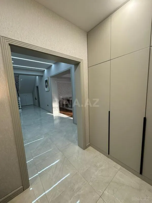 Satılır 10 otaqlı həyət evi 600 m²