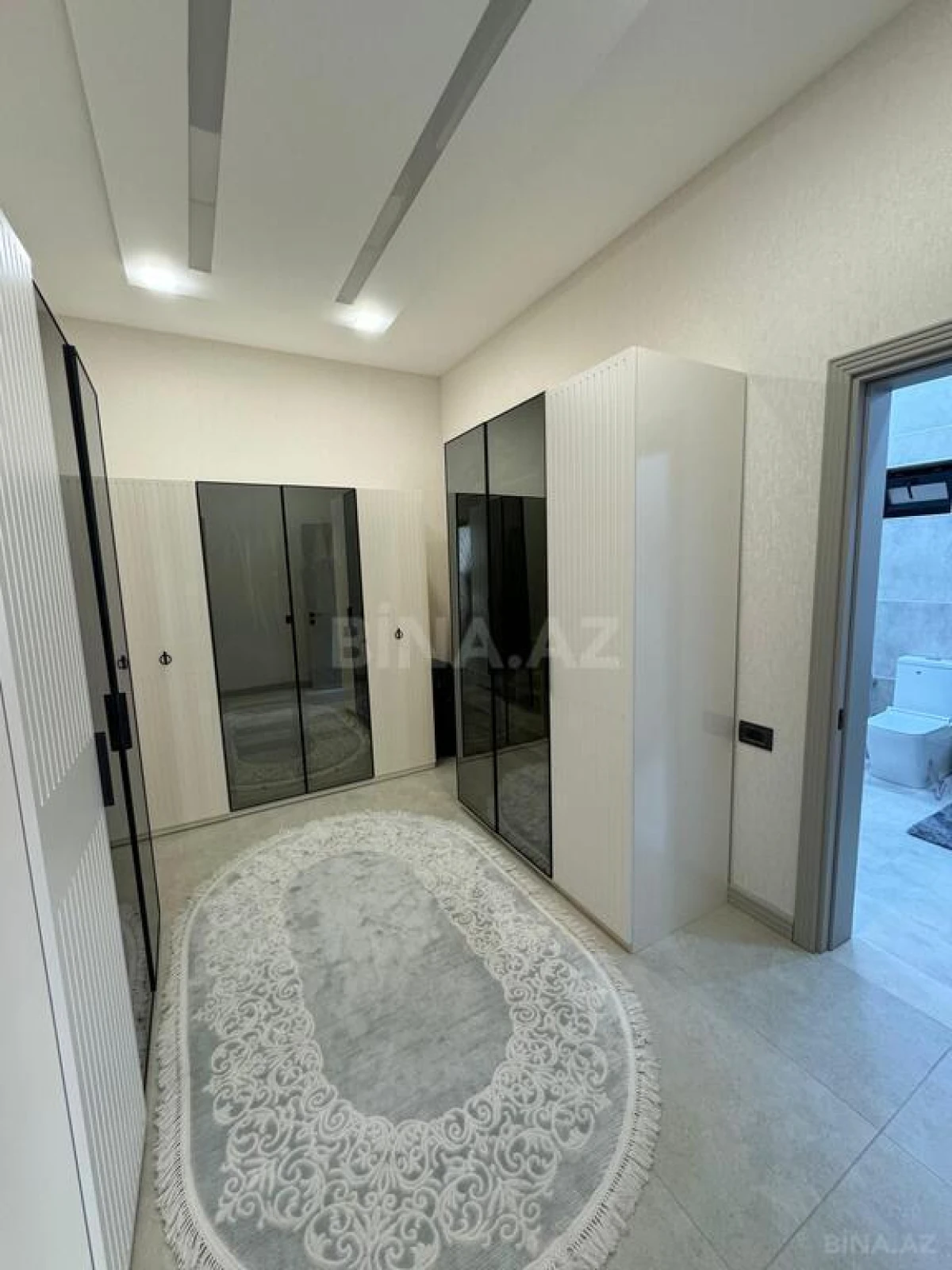 Satılır 10 otaqlı həyət evi 600 m²