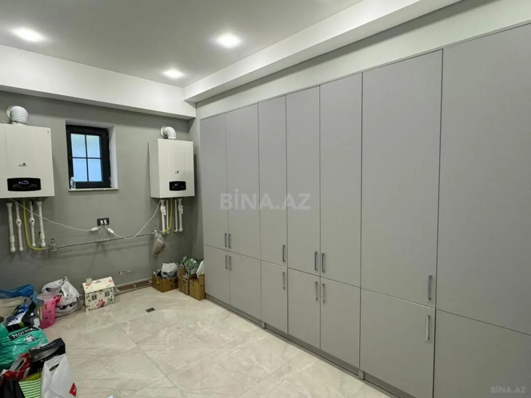 Satılır 10 otaqlı həyət evi 600 m²