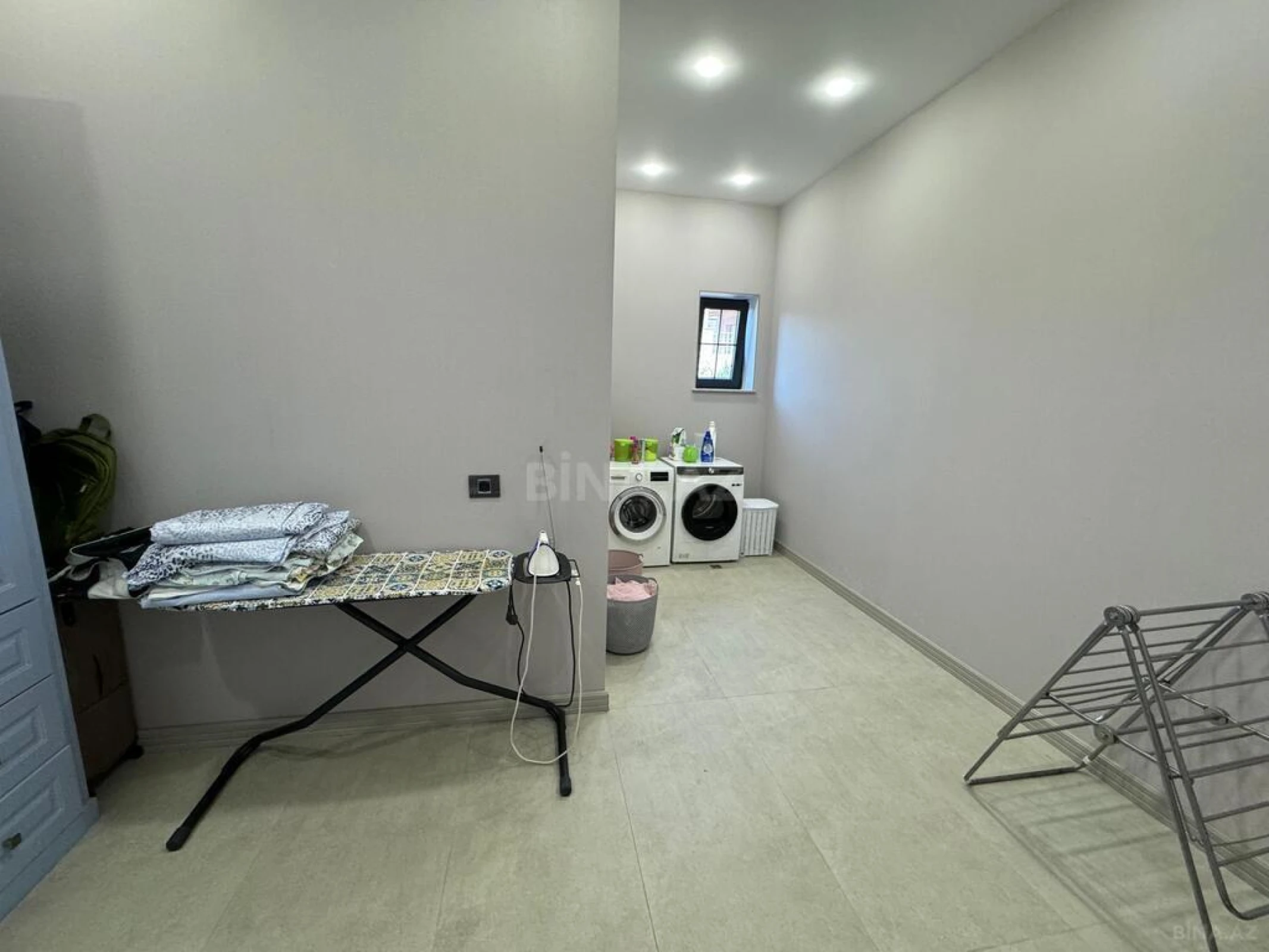 Satılır 10 otaqlı həyət evi 600 m²