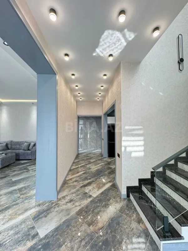 Satılır 5 otaqlı həyət evi 250 m²