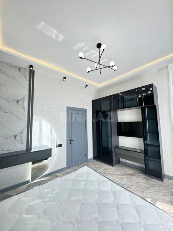 Satılır 5 otaqlı həyət evi 250 m²