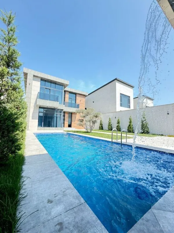 Satılır 5 otaqlı həyət evi 250 m²
