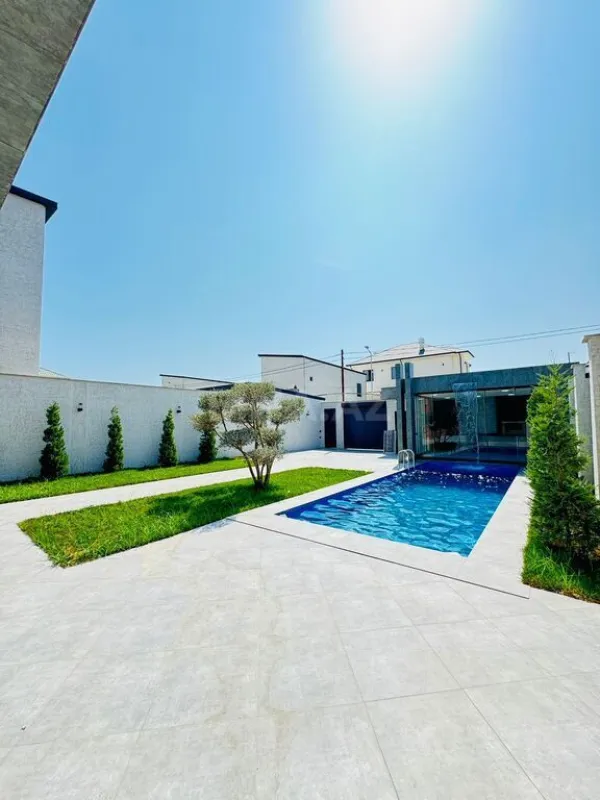 Satılır 5 otaqlı həyət evi 250 m²