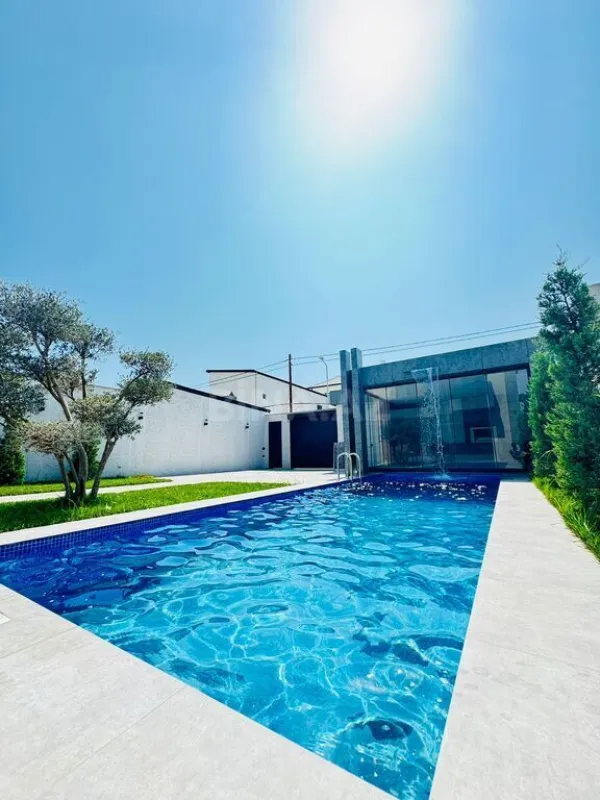 Satılır 5 otaqlı həyət evi 250 m²