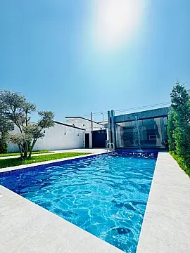 Satılır 5 otaqlı həyət evi 250 m²