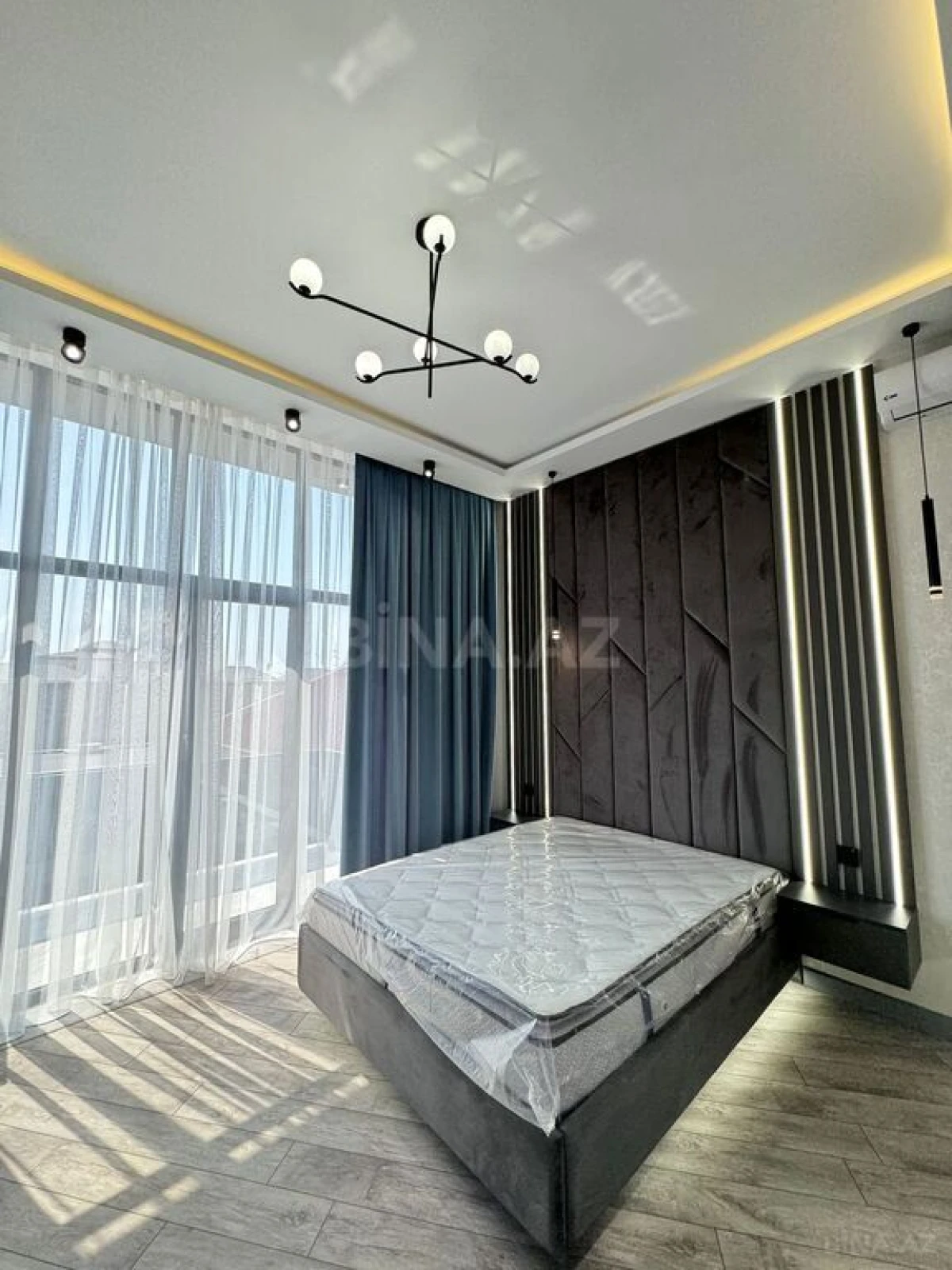 Satılır 5 otaqlı həyət evi 250 m²