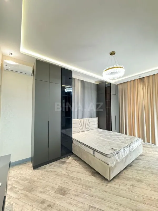 Satılır 5 otaqlı həyət evi 250 m²