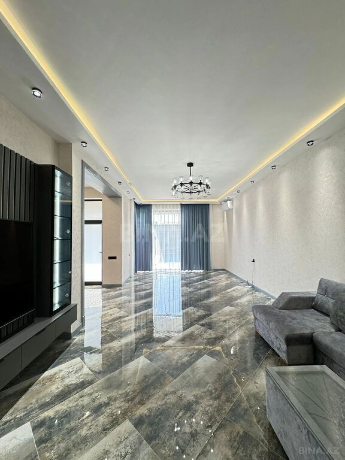 Satılır 5 otaqlı həyət evi 250 m²