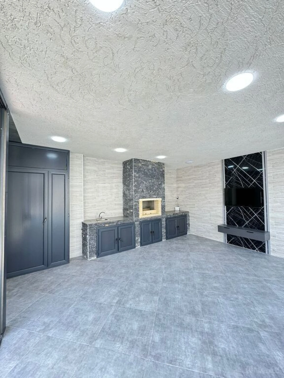 Satılır 5 otaqlı həyət evi 250 m²