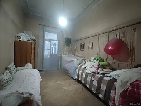 Satılır 4 otaqlı mənzil 130 m²