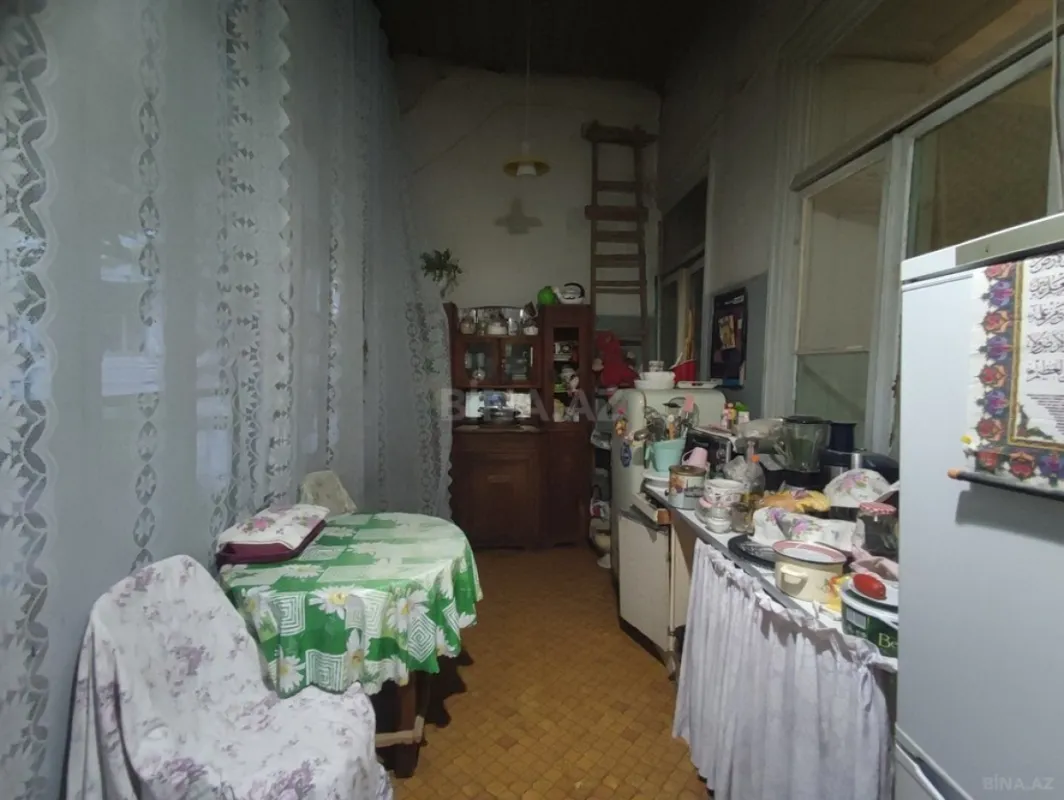 Satılır 4 otaqlı mənzil 130 m²