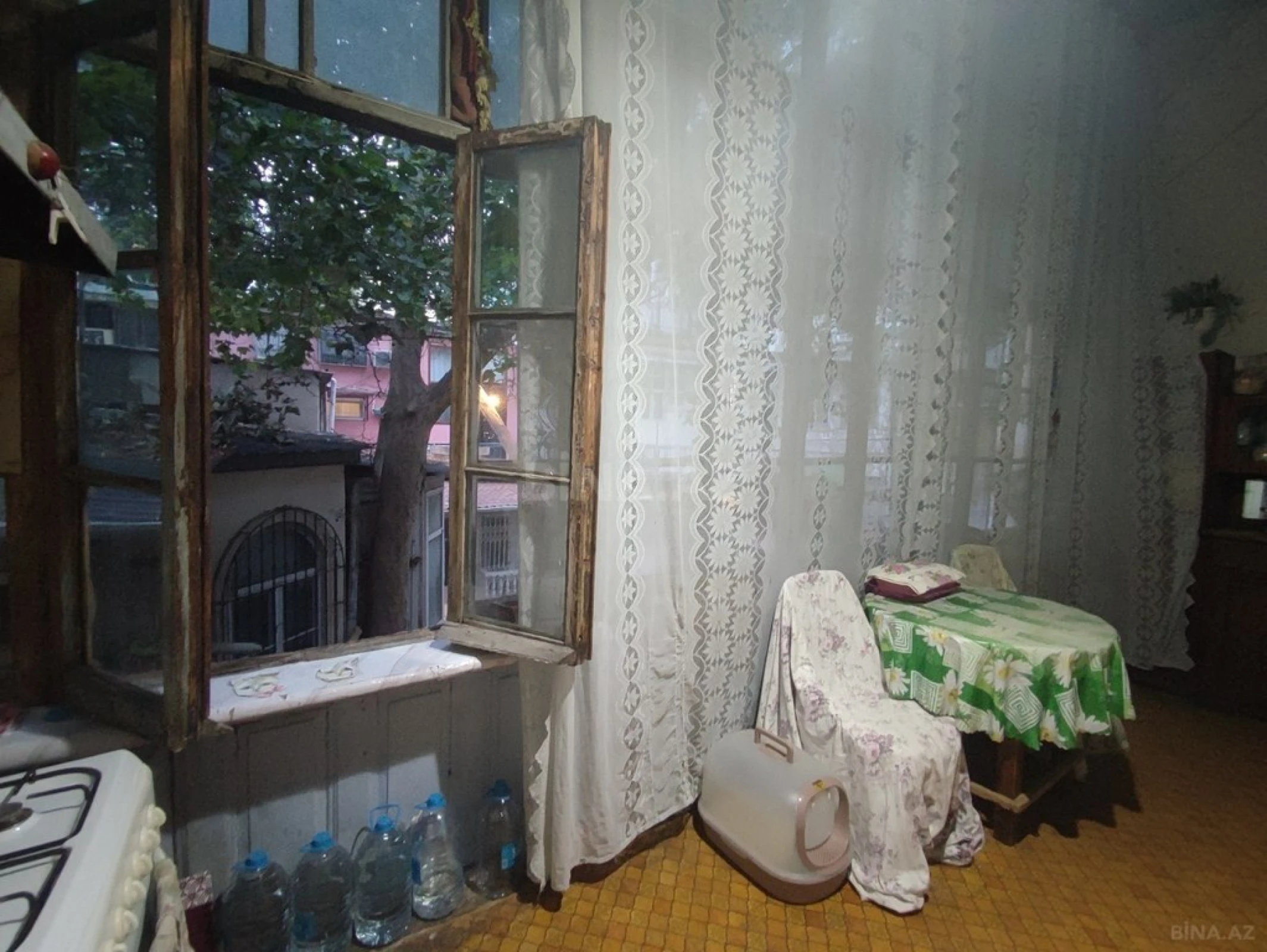 Satılır 4 otaqlı mənzil 130 m²