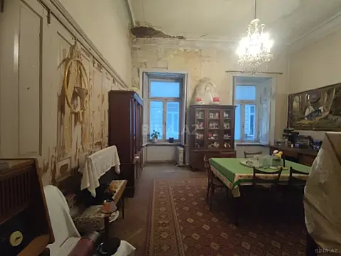 Satılır 4 otaqlı mənzil 130 m²