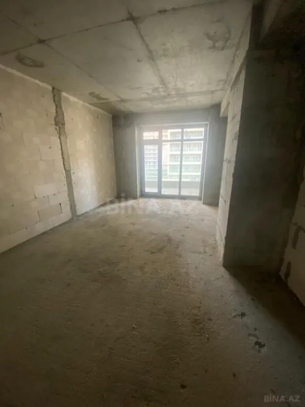 Satılır 4 otaqlı mənzil 165 m²