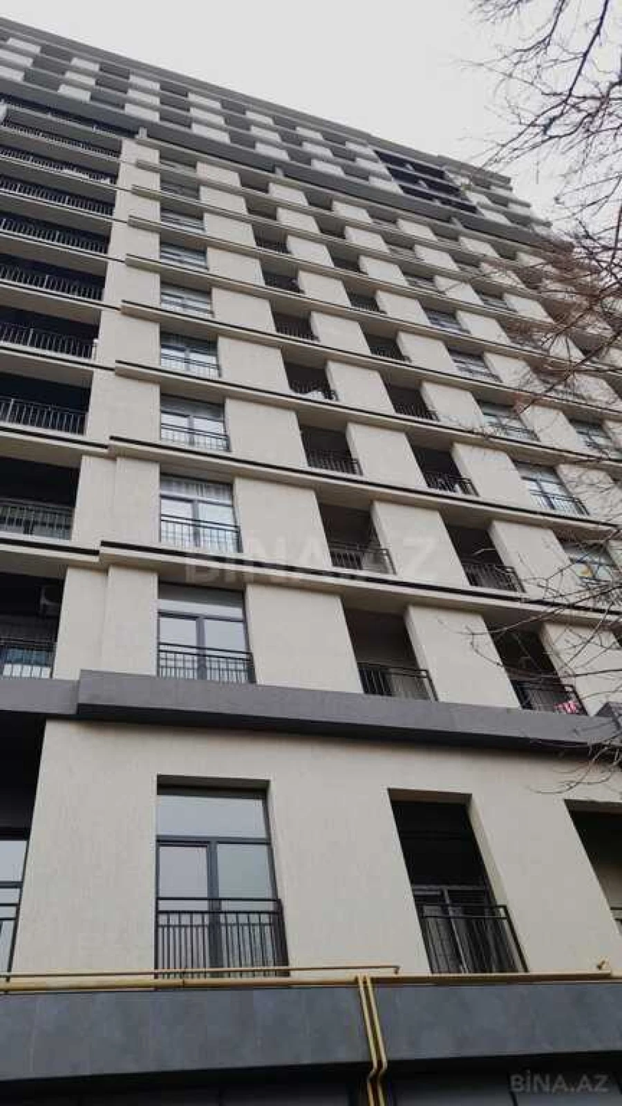 Satılır 4 otaqlı mənzil 165 m²