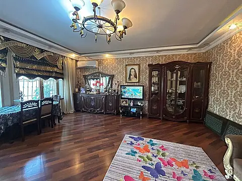 Satılır 4 otaqlı həyət evi 160 m²