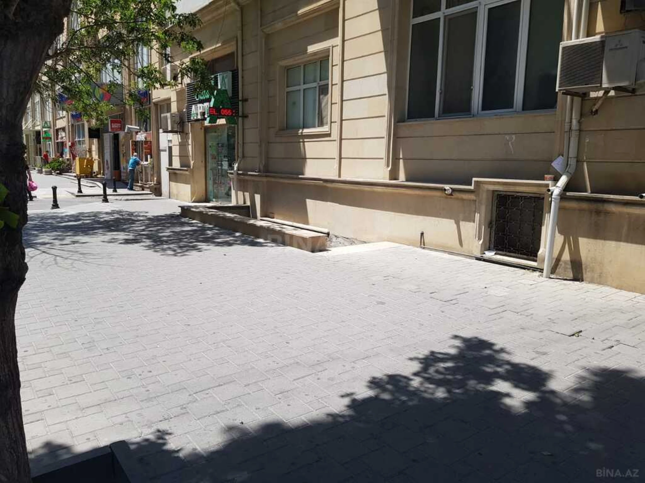 Satılır obyekt 300 m²