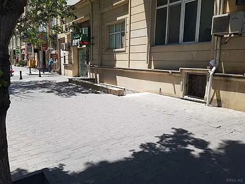 Satılır obyekt 300 m² — Bakı, Sahil qəs. 300.00 m²