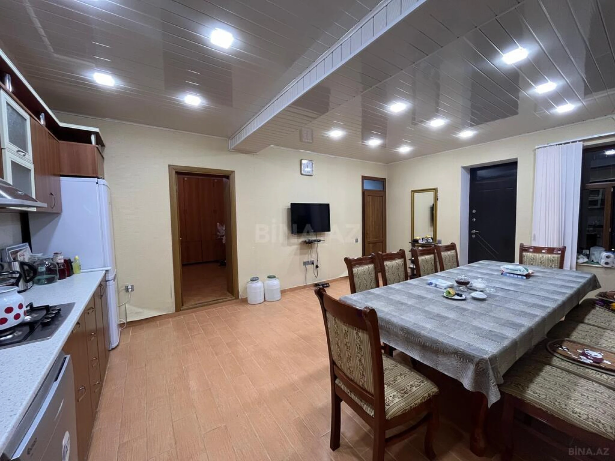 Satılır 6 otaqlı həyət evi 171 m²