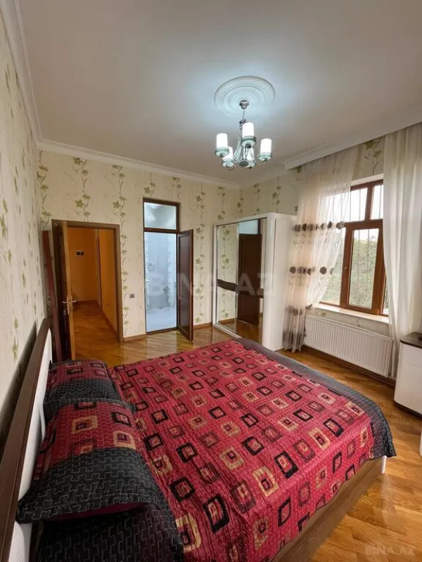 Satılır 6 otaqlı həyət evi 171 m²