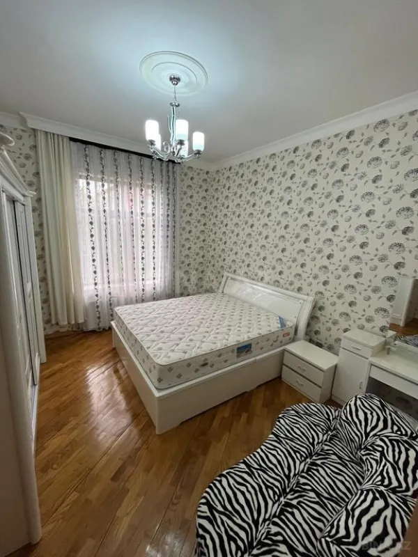 Satılır 6 otaqlı həyət evi 171 m²