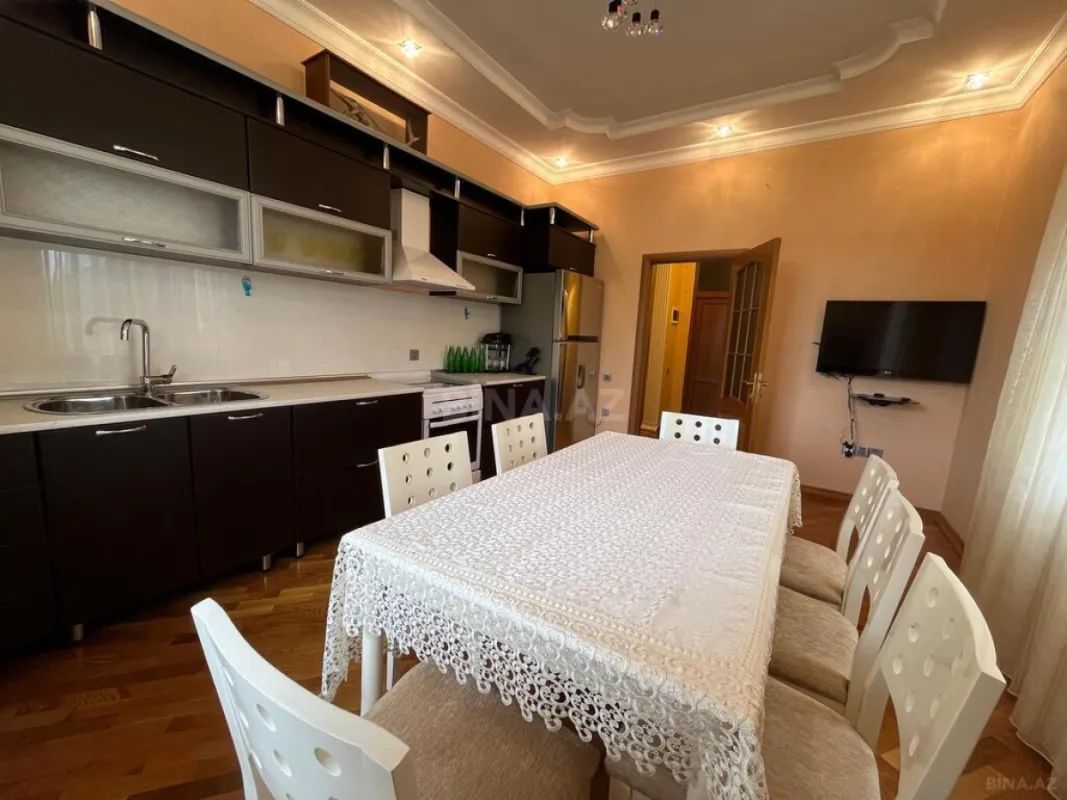 Satılır 6 otaqlı həyət evi 171 m²