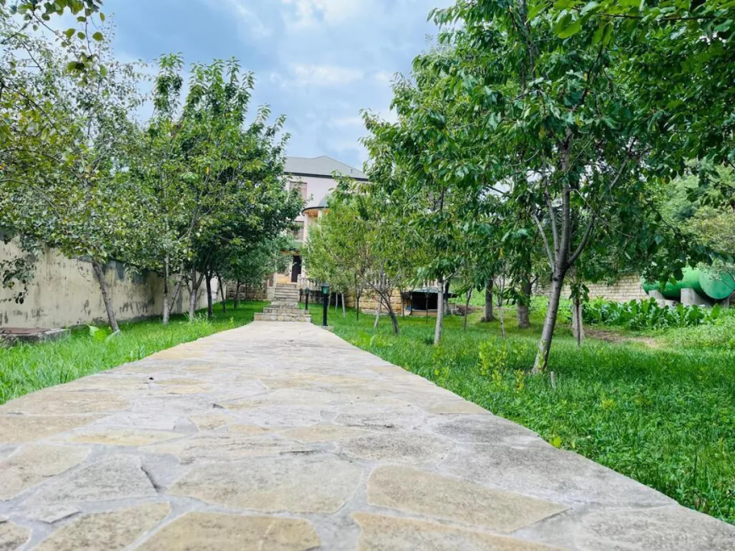 Satılır 6 otaqlı həyət evi 171 m²