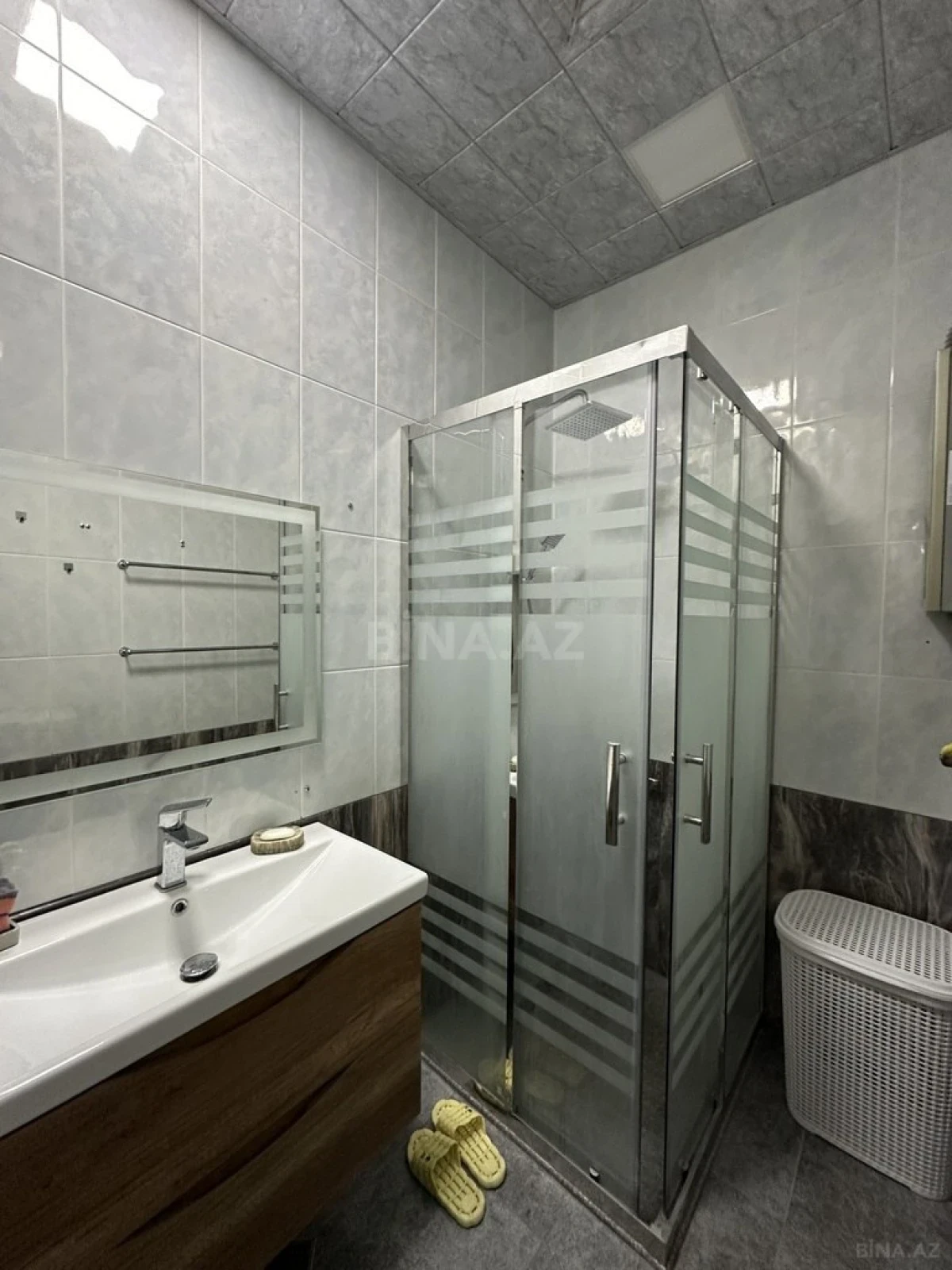 Kirayə verilir 2 otaqlı mənzil 65 m²