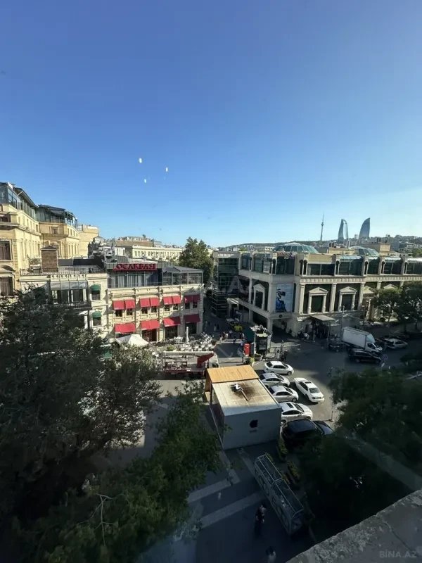 Kirayə verilir 2 otaqlı mənzil 65 m²