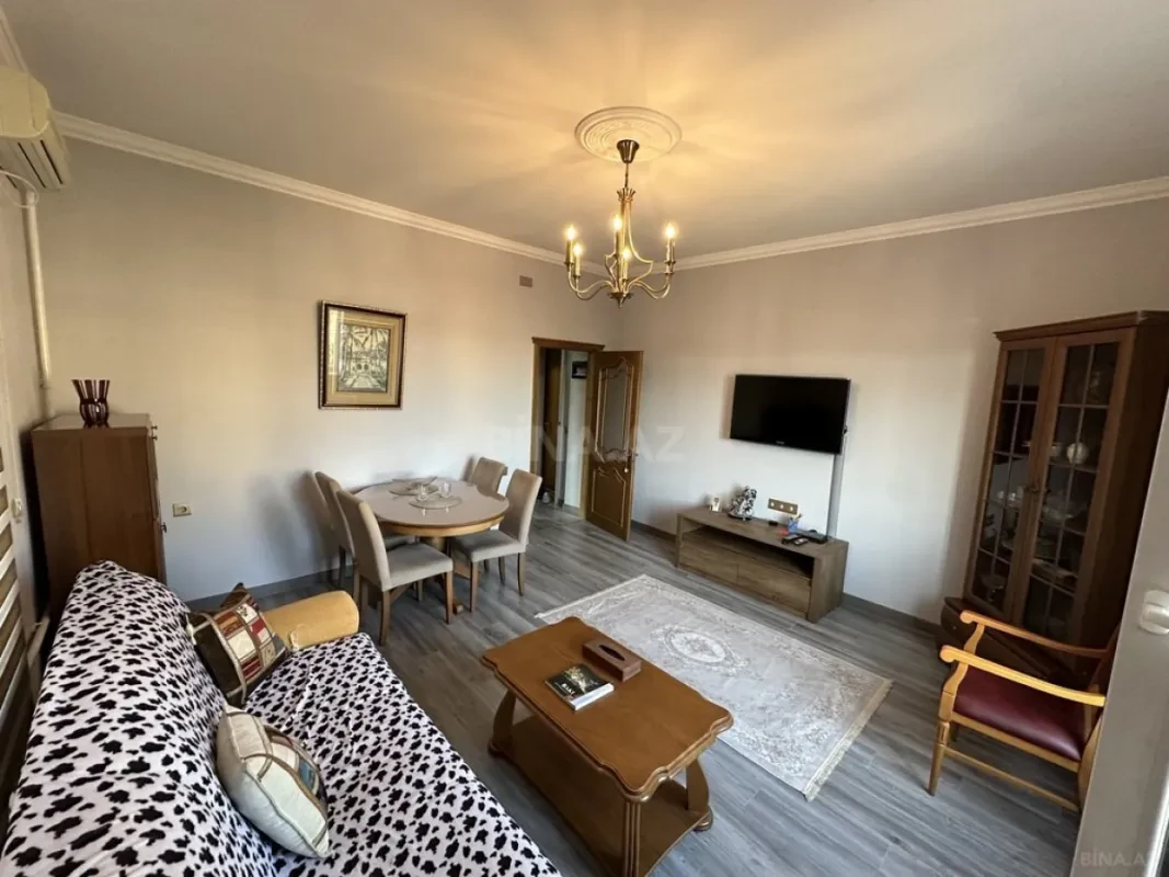 Kirayə verilir 2 otaqlı mənzil 65 m²