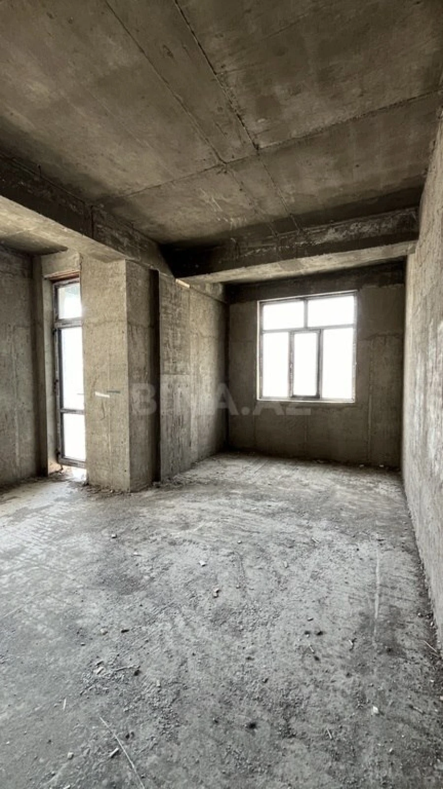 Satılır 5 otaqlı mənzil 227 m²