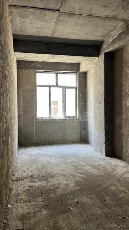 Satılır 5 otaqlı mənzil 227 m²