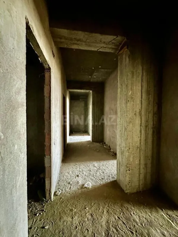 Satılır 3 otaqlı mənzil 134.5 m²