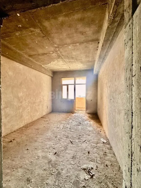 Satılır 3 otaqlı mənzil 134.5 m²