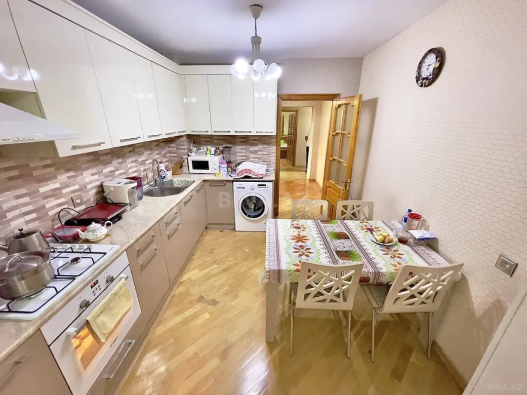 Satılır 4 otaqlı mənzil 100 m²