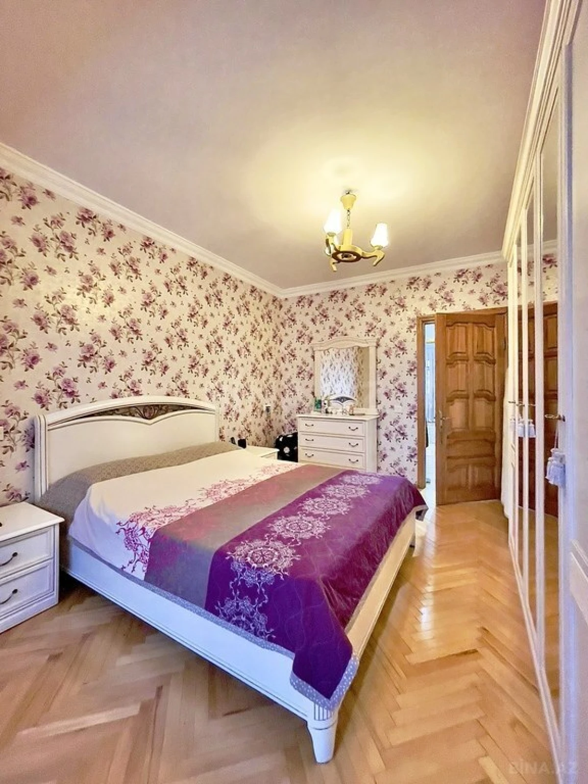 Satılır 4 otaqlı mənzil 100 m²